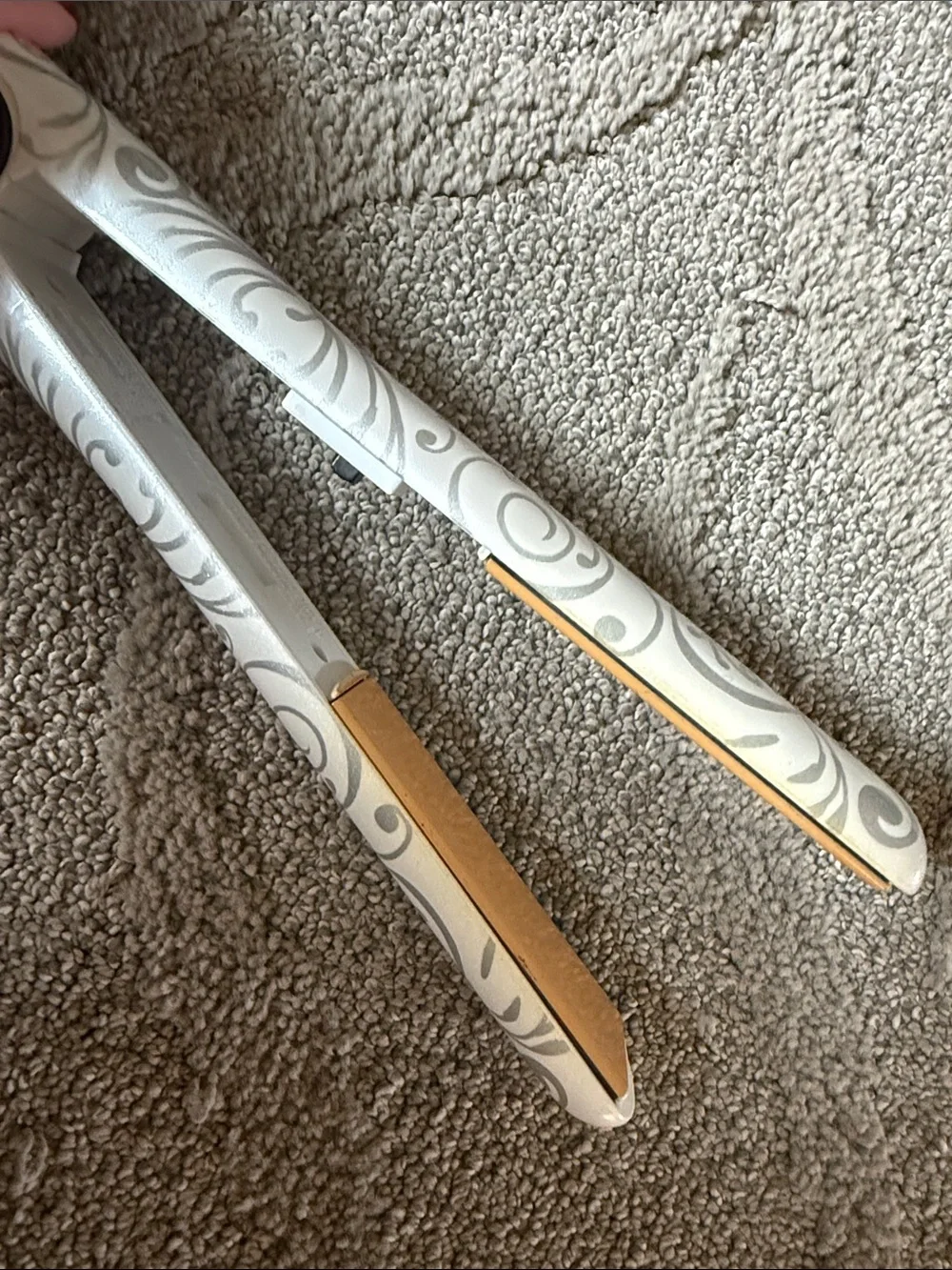 CHI Flat Iron - Ceramic Hair Straightener